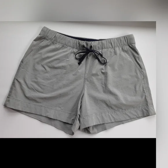 Athleta Searsucker Short, Size Medium, Mid-Rise - Picture 1 of 7